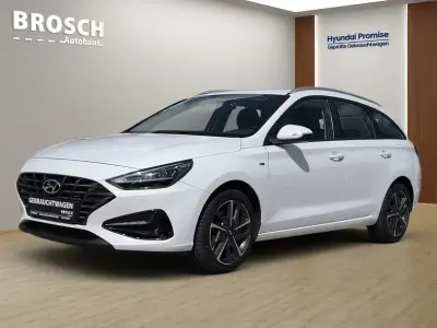 Gebraucht Hyundai i30 Trend 160 PS (117 kW) 2023 Atlas white Kombi