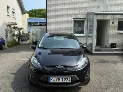Gebraucht Ford Fiesta Champions Edition 82 PS (60 kW) 2012 Schwarz Limousine