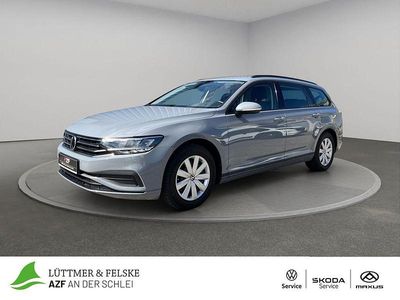 Gebraucht VW Passat Conceptline 150 PS (110 kW) 2023 Mondsteingrau Kombi