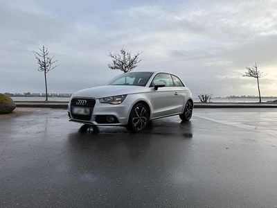 Gebraucht Audi A1 86 PS (63 kW) 2011 Silber Kleinwagen