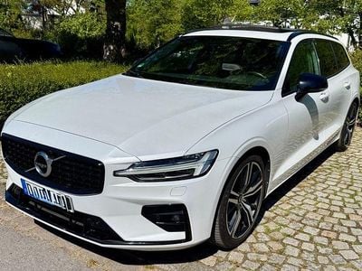 Second-hand Volvo V60 R-Design 150 CP (110 kW) 2019 Alb Break