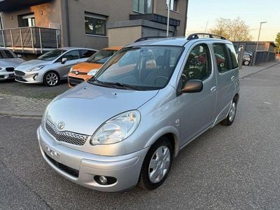 Usata Toyota Yaris Verso Sol 84 CV (61 kW) 2004 Argento Monovolume