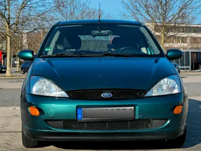 Gebraucht Ford Focus 100 PS (73 kW) 2000 Grün Kleinwagen