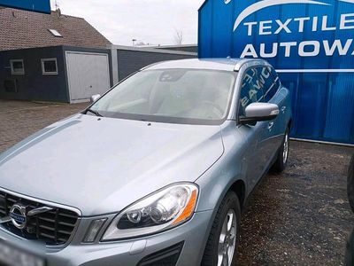 Gebraucht Volvo XC60 163 PS (119 kW) 2012 Silber SUV