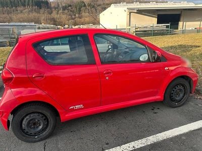 Gebraucht Toyota Aygo 68 PS (50 kW) 2006 Rot Kleinwagen