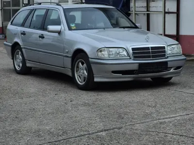 Gebraucht Mercedes C220 125 PS (91 kW) 2000 Silber Kombi
