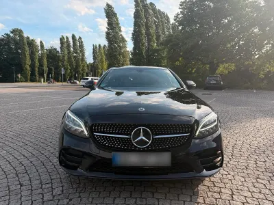 Gebraucht Mercedes C180 AMG 156 PS (114 kW) 2019 Schwarz Coupé