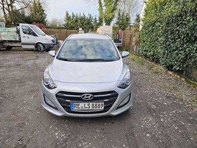 gebraucht Hyundai Coupé i30 i30 blue 1.6 CRDiDCT Style