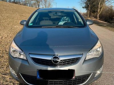 Gebraucht Opel Astra 140 PS (102 kW) 2011 Grau Kleinwagen