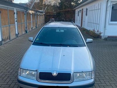 Grau Gebraucht 2009 Skoda Octavia Kombi | 1.500 € (Guter Preis)