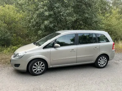 Gebraucht Opel Zafira Innovation 150 PS (110 kW) 2009 Andere farben Van / Kleinbus