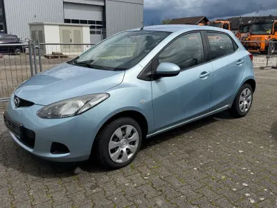Brugt Mazda 2 Independence 75 HK (55 kW) 2010 Blå Hatchback