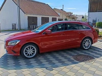 Gebraucht Mercedes CLA220 Shooting Brake Urban 177 PS (130 kW) 2017 Rot Kombi