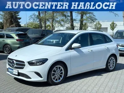 Gebraucht Mercedes B200 Progressive 163 PS (119 kW) 2022 Weiß Van / Kleinbus