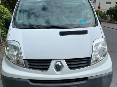 Gebraucht Renault Trafic 114 PS (83 kW) 2012 Weiß Van / Kleinbus