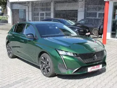 Gebraucht Peugeot 308 Allure 131 PS (96 kW) 2024 Olivegrün Limousine