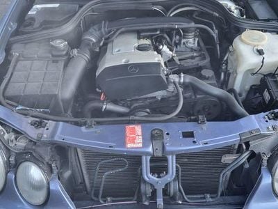 Gebraucht Mercedes CLK200 Avantgarde 136 PS (100 kW) 1998 Blau Cabrio