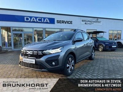 Neu Dacia Sandero Expression 91 PS (66 kW) 2025 Zedergrün Kleinwagen