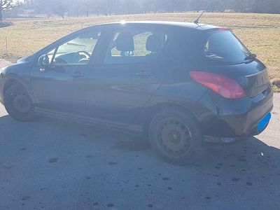 Gebraucht Peugeot 308 Access 111 PS (81 kW) 2012 Schwarz Limousine