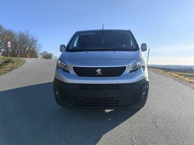 Gebraucht Peugeot Expert Premium 150 PS (110 kW) 2018 Grau Van