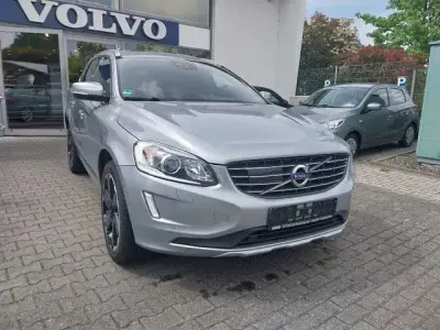 Gebraucht Volvo XC60 Linje Inscription 190 PS (139 kW) 2017 Silber SUV