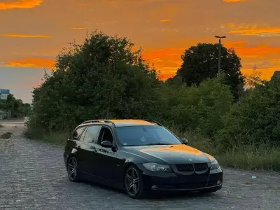 Gebraucht BMW 320 Basis 163 PS (119 kW) 2006 Schwarz Kombi