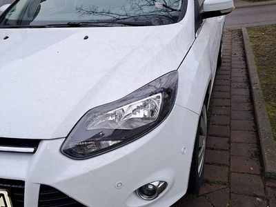 Weiß Gebraucht 2011 Ford Focus Titanium Limousine | 5.250 € (Fairer Preis)