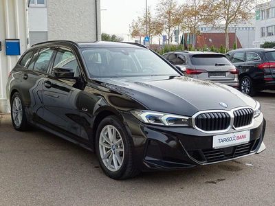 Schwarz Gebraucht 2022 BMW 320e Sport Line Kombi | 27.950 € (Fairer Preis)
