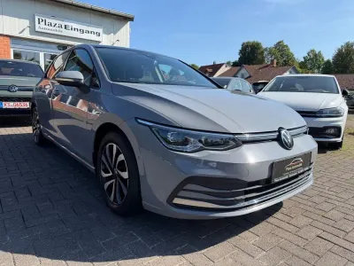 Gebraucht VW Golf VIII Active 150 PS (110 kW) 2022 Grau Limousine