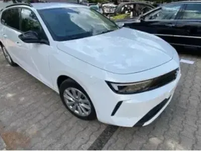 Gebraucht Opel Astra Edition 110 PS (80 kW) 2025 Weiß Kleinwagen
