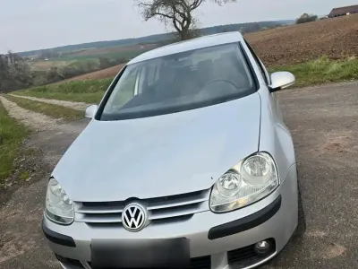 Gebraucht VW Golf V 106 PS (77 kW) 2005 Silber Kleinwagen