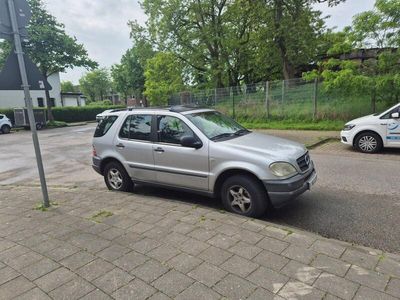 Mercedes ML320