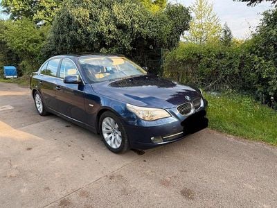 Second-hand BMW 523 190 CP (139 kW) 2007 Albastru Berlinǎ