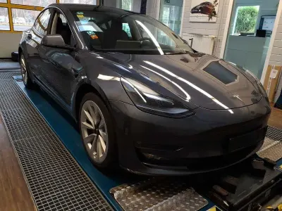 Gebraucht Tesla Model 3 Long Range AWD 324 kW (441 PS) 2022 Silber Limousine
