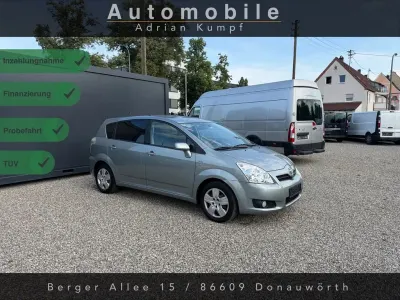 Gebraucht Toyota Corolla Verso 129 PS (94 kW) 2009 Silber Van / Kleinbus