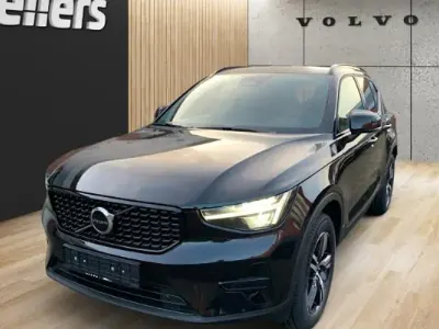 Nowe Volvo XC40 Plus 197 KM (144 kW) 2025 Czarny SUV