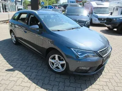Gebraucht Seat Leon ST Style 150 PS (110 kW) 2020 Magnetic tech grey Kombi