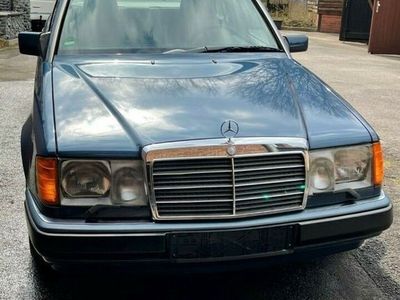 Gebraucht Mercedes 230 132 PS (97 kW) 1990 Blau Limousine