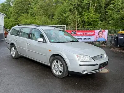 Gebraucht Ford Mondeo Ghia 125 PS (91 kW) 2001 Grau Limousine