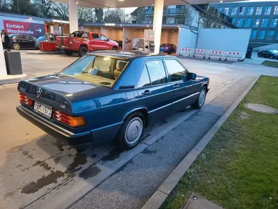 Gebraucht Mercedes 190 120 PS (88 kW) 1991 Blau Limousine