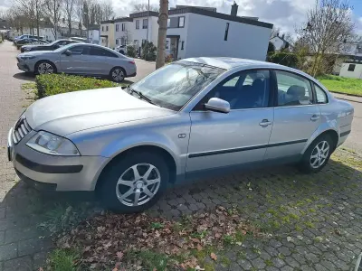 Gebraucht VW Passat Comfortline 131 PS (96 kW) 2003 Grau Limousine