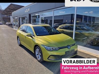 Gebraucht VW Golf VIII Active 150 PS (110 kW) 2023 Limonengelb Kombi