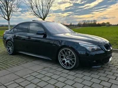 Gebraucht BMW 550 Sport Line 367 PS (269 kW) 2007 Schwarz Limousine