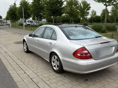 Gebraucht Mercedes E200 Avantgarde 163 PS (119 kW) 2004 Silber Limousine