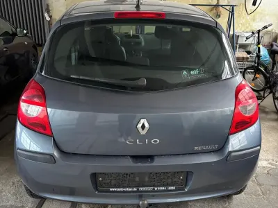 Używany Renault Clio II 75 KM (55 kW) 2005 Szary Hatchback