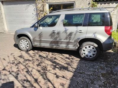 Usata Skoda Yeti Cool Edition 110 CV (80 kW) 2016 Beige SUV