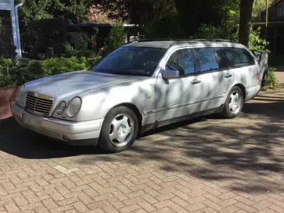 Brugt Mercedes E320 Avantgarde 245 HK (180 kW) 1997 Sølv Stationcar