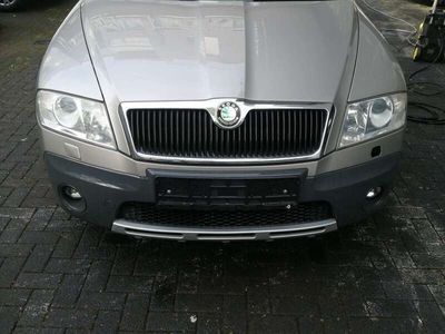 gebraucht Skoda Octavia Combi 2.0 FSI Scout 4x4