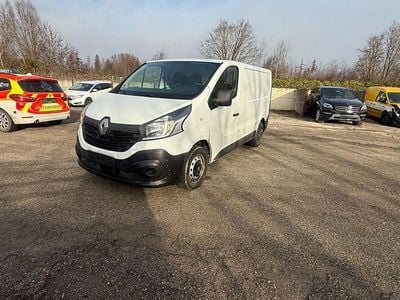 Weiß Gebraucht 2018 Renault Trafic Komfort Van / Kleinbus | 6.999 € (Superpreis)