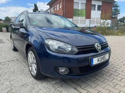 Gebraucht VW Golf VII Match 105 PS (77 kW) 2013 Tempest blue metallic Kombi